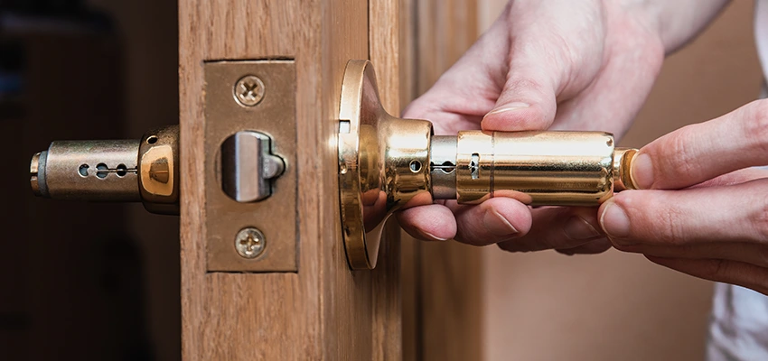 24 Hours Locksmith in Mayflower Village, CA