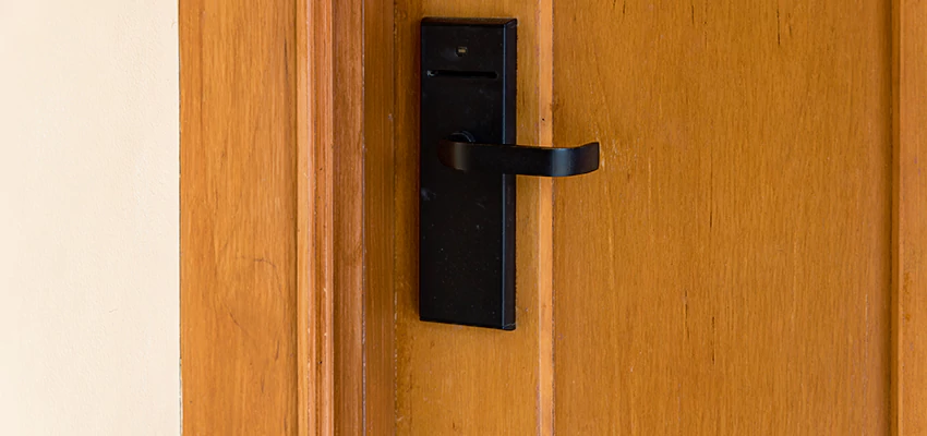 Quick Response Locksmith For Lock Repair in Mayflower Village, California