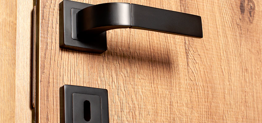 Weekend Lockout Assistance Troubleshooting in Mayflower Village, California