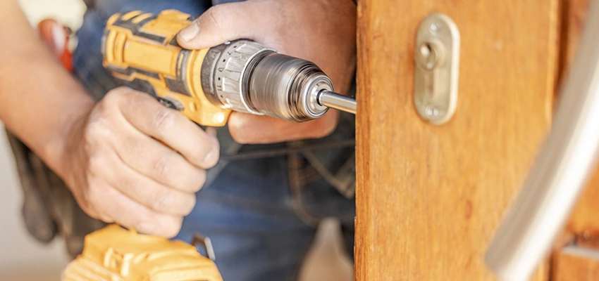 Eviction Locksmith in Mayflower Village, California