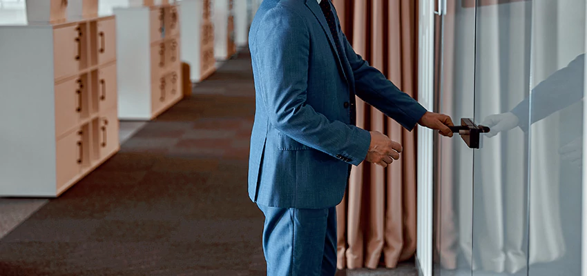 Commercial Glass Door Locks in Mayflower Village, CA